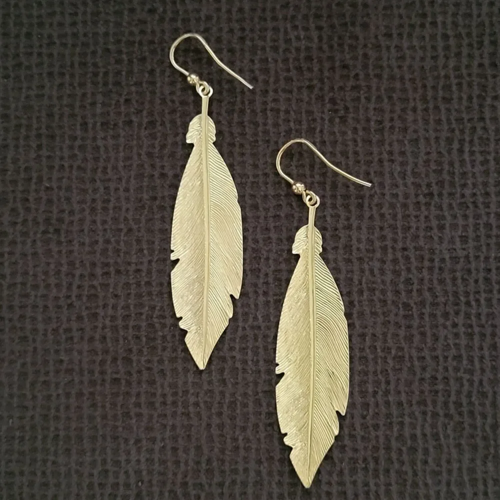 Mia Fiore Textured Gold💛 Feather🪶 Earrings